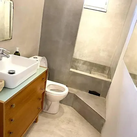 Grande Maison, 5 Chambres, Piscine A 5 Min D'arles Holiday home *