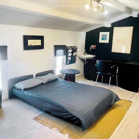Holiday home Grande Maison, 5 Chambres, Piscine A 5 Min D'arles