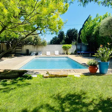 Grande Maison, 5 Chambres, Piscine A 5 Min D'arles Holiday home Fourques (Gard)