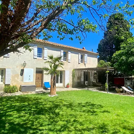 Holiday home Grande Maison, 5 Chambres, Piscine A 5 Min D'arles Fourques (Gard)